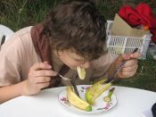 Jak sníst banán? To už víme...